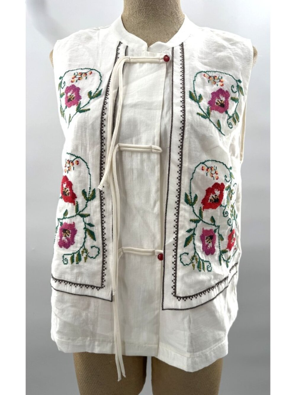 New Zara White Lyocell Blend Floral Embroidery Vest Top Blouse Women's Sz M